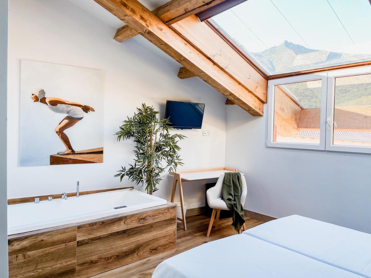 Hotel Camino De Las Estrellas Serranillos Экстерьер фото