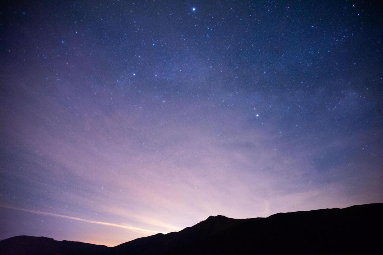 Hotel Camino De Las Estrellas Serranillos Экстерьер фото