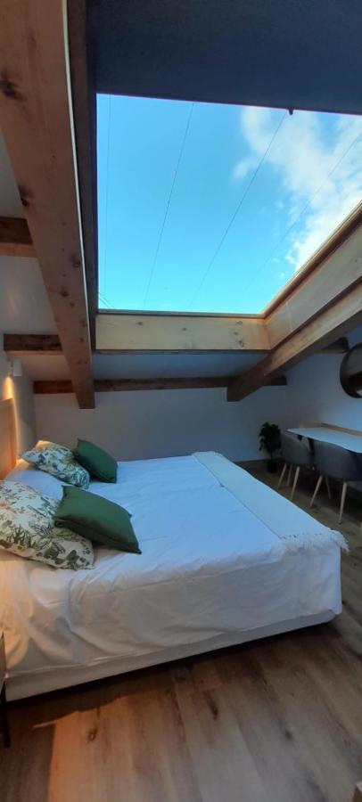 Hotel Camino De Las Estrellas Serranillos Экстерьер фото