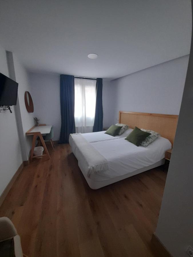 Hotel Camino De Las Estrellas Serranillos Экстерьер фото